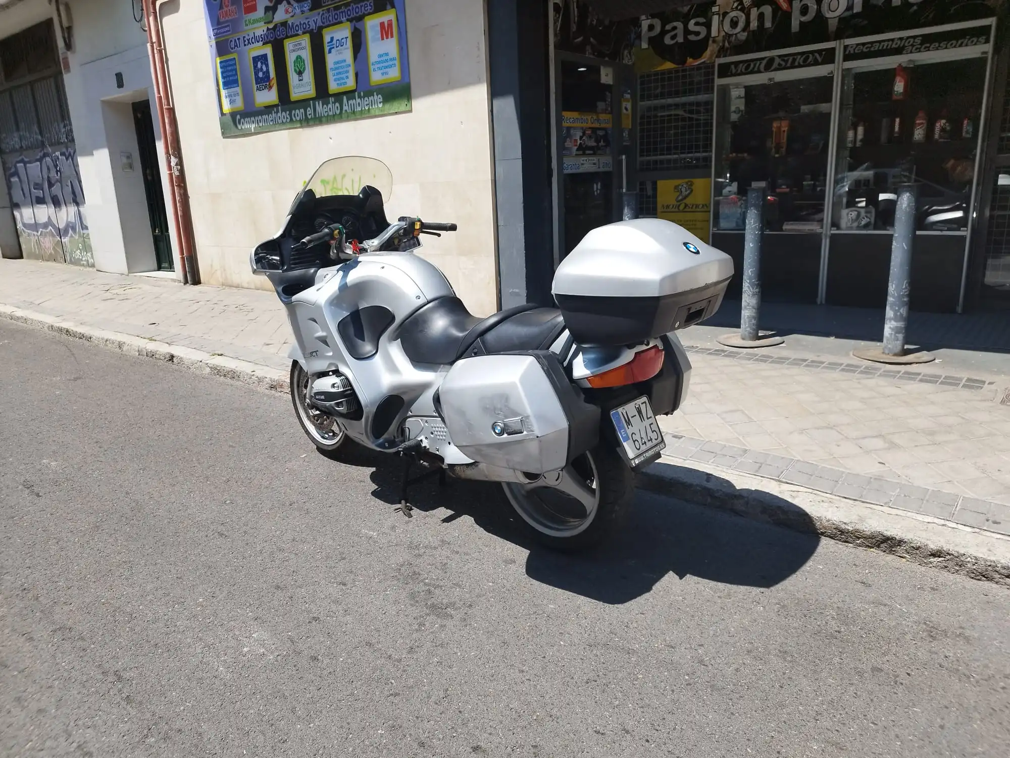 
								BMW R1100RT 1999 full									