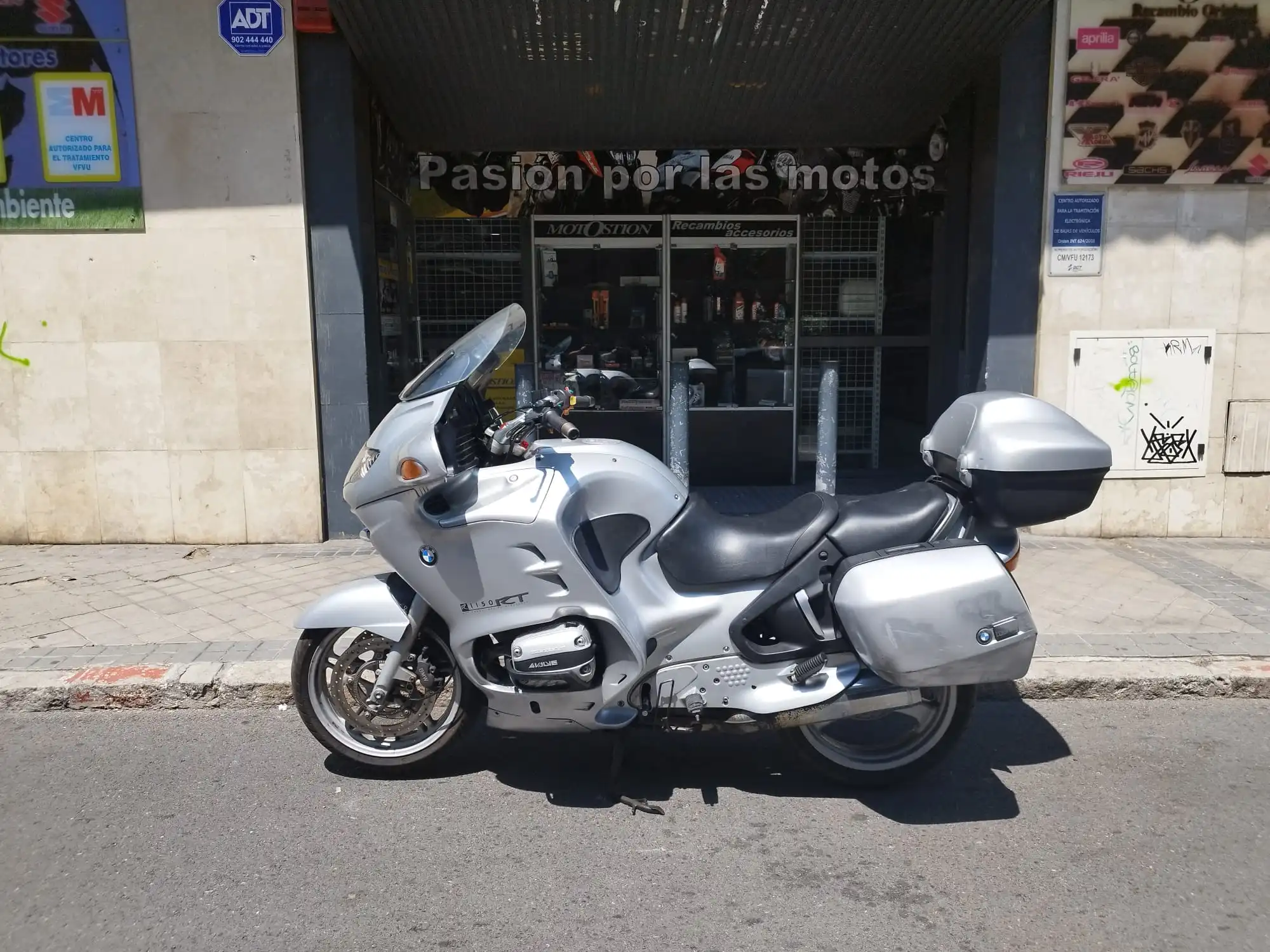 
								BMW R1100RT 1999 full									