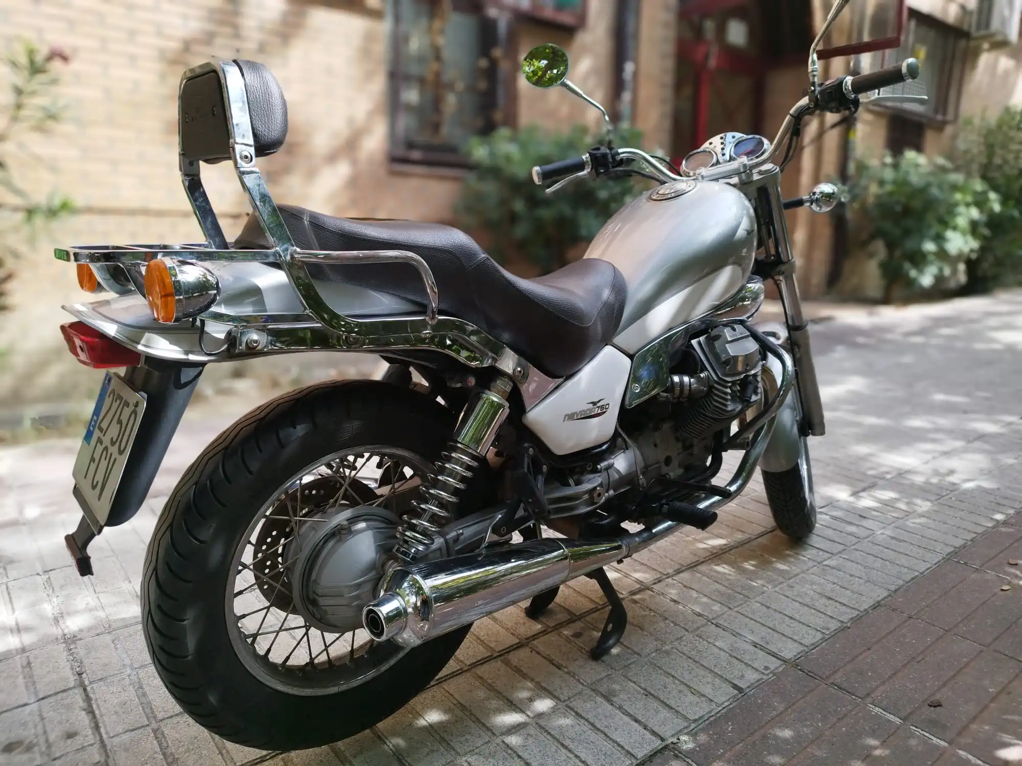 
								Moto Guzzi Nevada 750 Club 2002 full									
